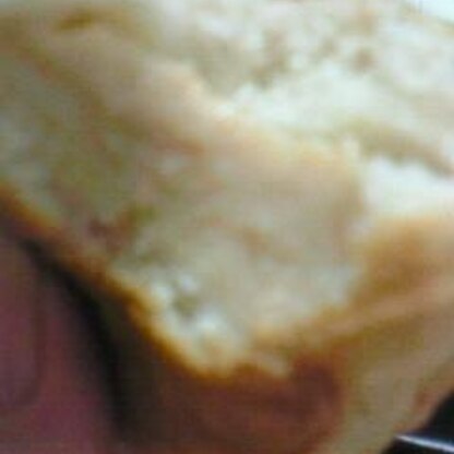パンに入れました！
薄皮ピーナツクリームパン風に♪  

普通に食パンにぬるだけでも美味しそうですね(^^ゞ